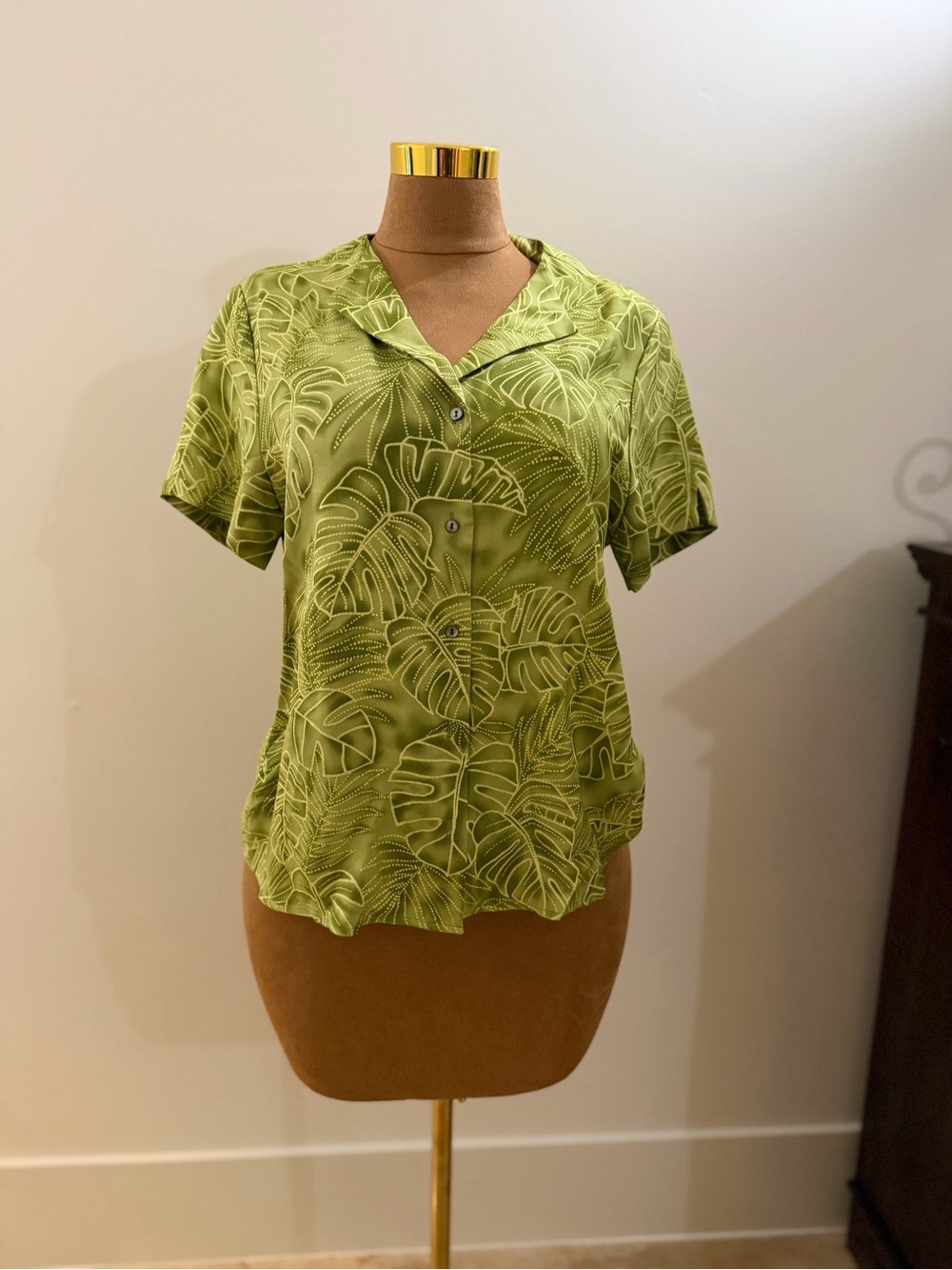 Tommy Bahama Women’s 100% Silk Hawaiian Shirt